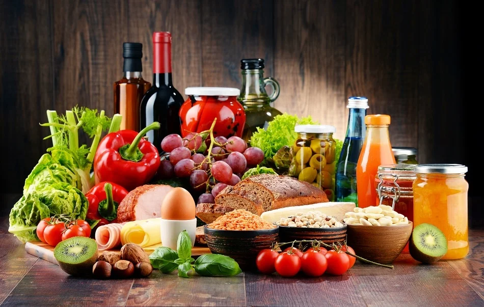  Food & Beverage 